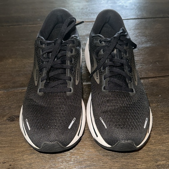 Brooks Ghost 14 Sneaker Size 10B Black & White - Picture 3 of 8